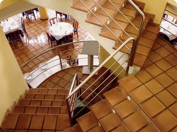 Ступени NATURAL (Gres de Aragon) в Москве