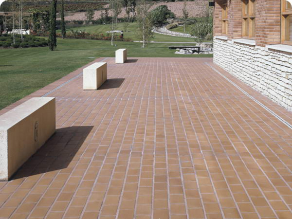 Ступени NATURAL (Gres de Aragon) в Москве