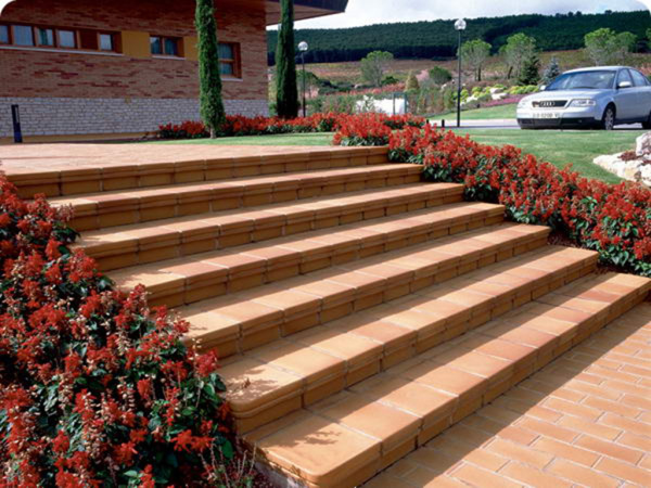 Ступени NATURAL (Gres de Aragon) в Москве